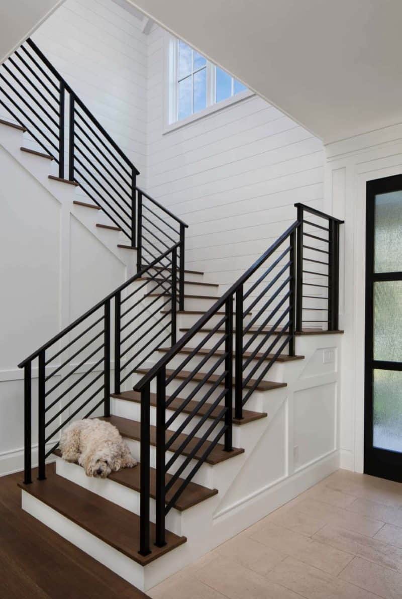 Modern-Farmhouse-Style-Design-SDG-Architecture-16-1-Kindesign-800x1192