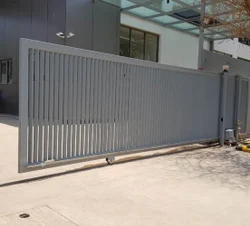 sliding-gate-fabrication-service-250x250